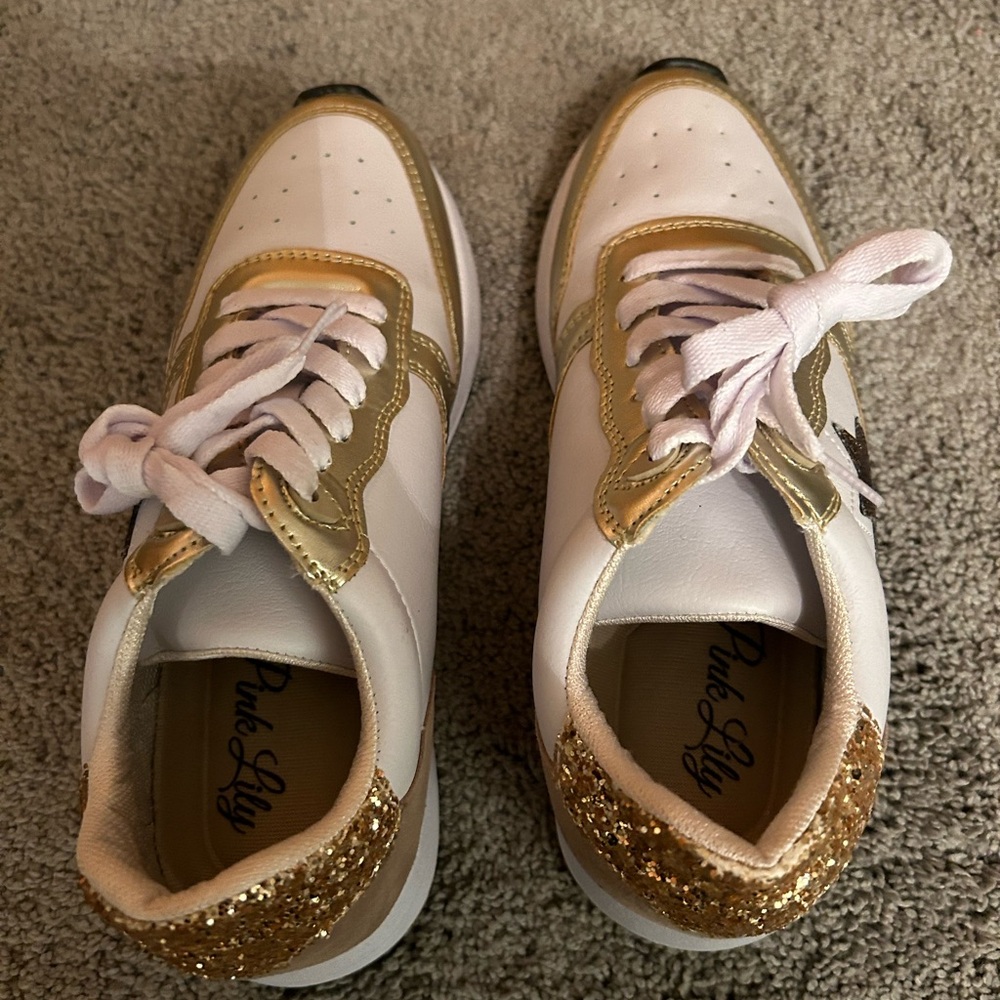 *New* Pink Lily Jennifer Rose Gold and White Sparkle Star Sneakers - Picture 3 of 9
